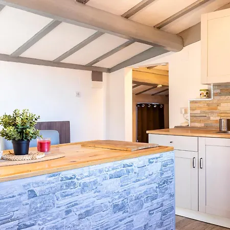 Typical With Covered Terrace! Daire