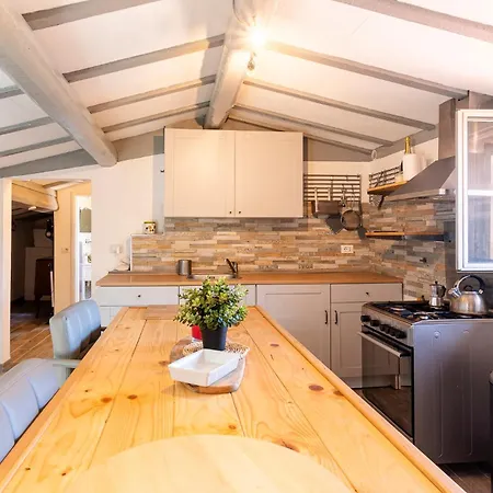 Typical With Covered Terrace! Apartment